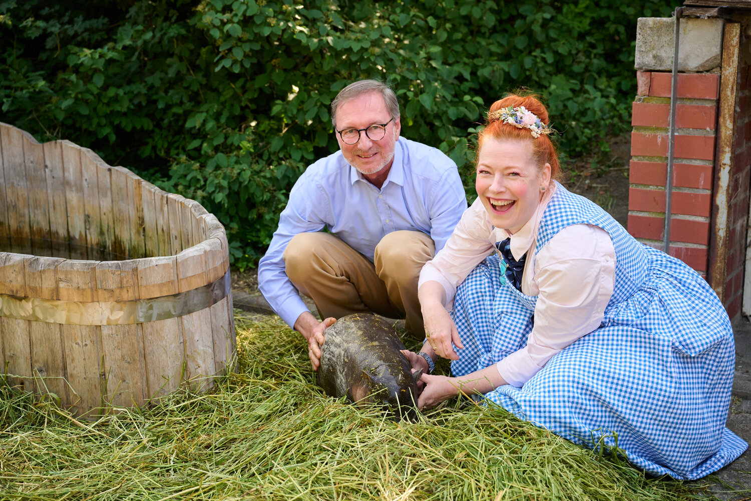[Translate to English:] Zwergflusspferd Brötchen, Dr. Andreas Knieriem, Ehrenpatin Enie